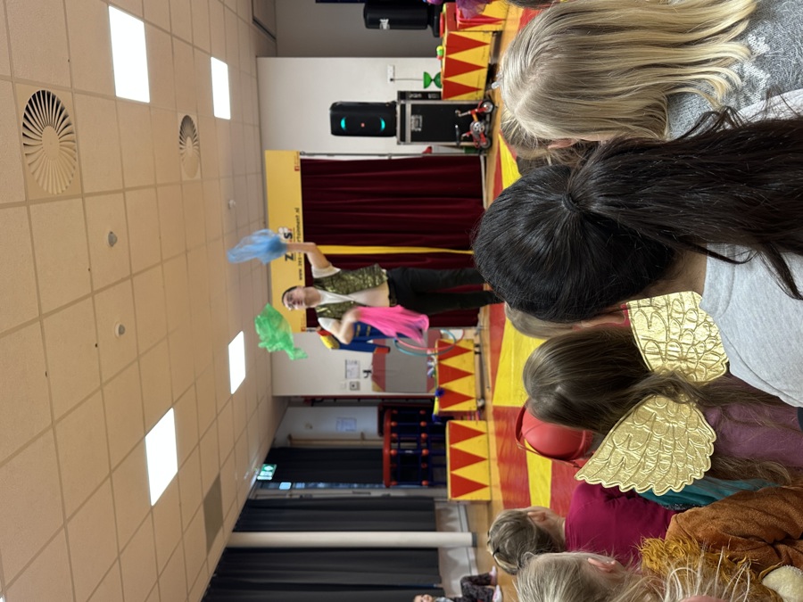 Circus ZES op bs De Parel