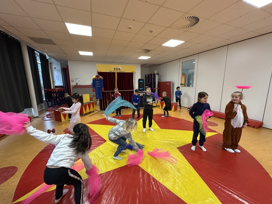 Circus ZES op bs De Parel