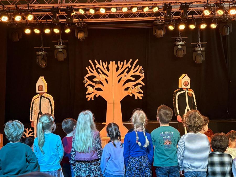 Voorstelling Thuis Best