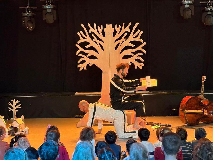 Voorstelling Thuis Best