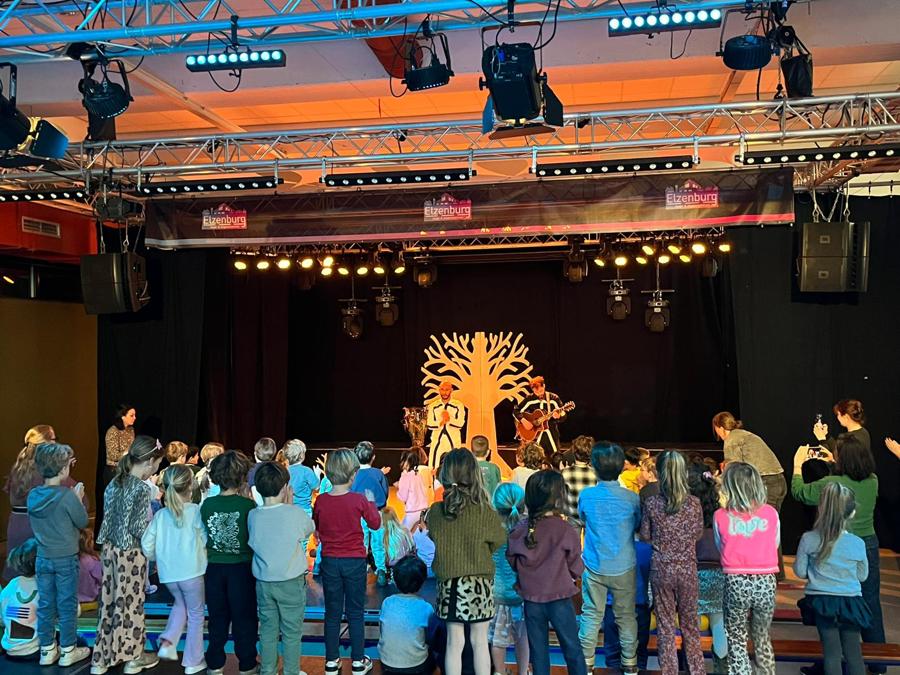 Voorstelling Thuis Best