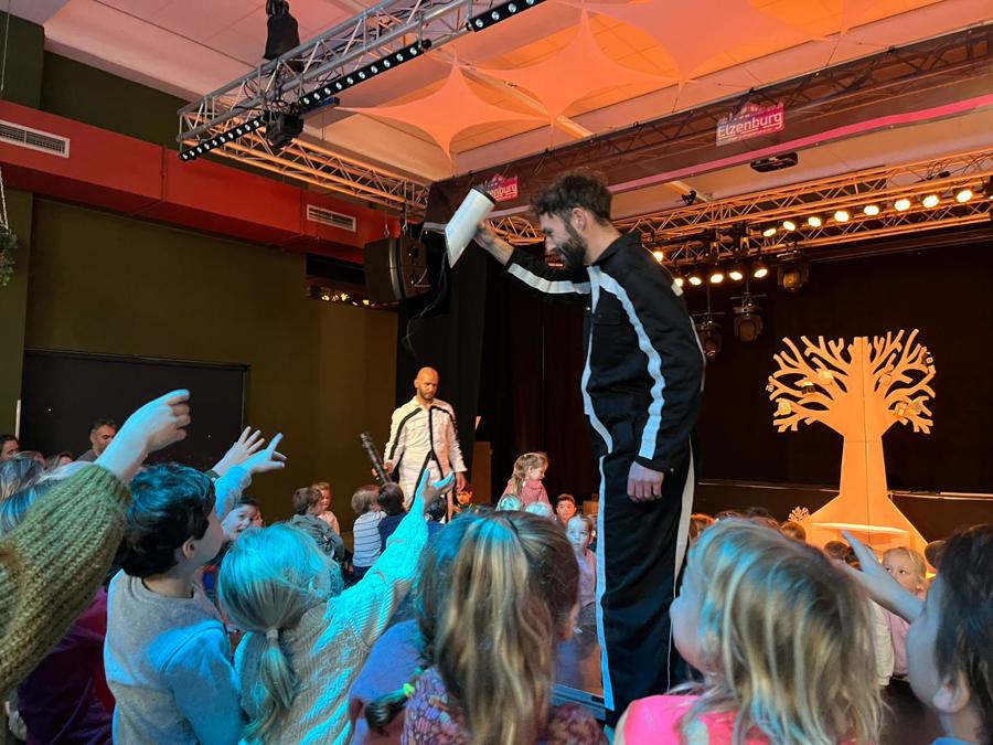 Voorstelling Thuis Best